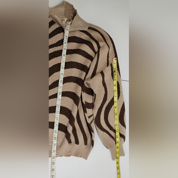 Sage & Oak Women's Turtleneck Sweater Zebra Print Sz M Pullover 3/4 Sleeves H-3 - Picture 6 of 9